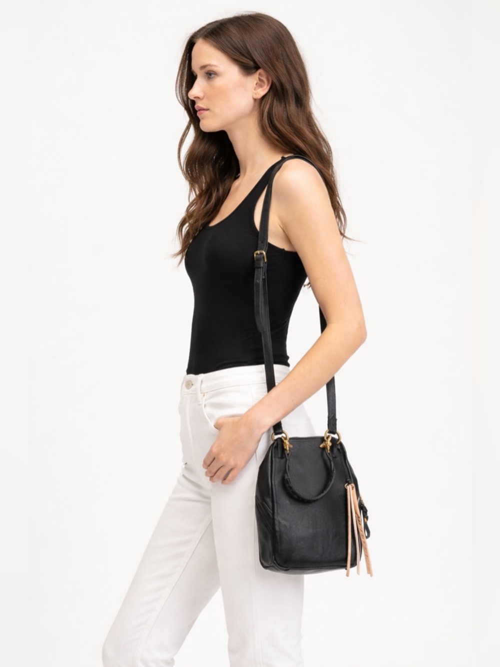 Cornelian Taurus
turtle shoulder mini bag - black